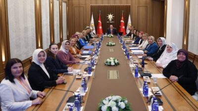 Foça’da CHP’den belediye başkanı seçilen Saniye Bora Fıçı, AK Parti’ye