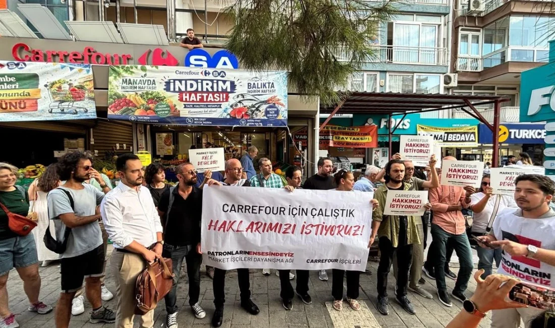 İzmir’de CarrefourSA işçileri direnişe başladı: Maaş ve yemek kartı tepkisi İzmir’in Hatay semtindeki CarrefourSA şubesinde çalışan bir grup işçi, maaş