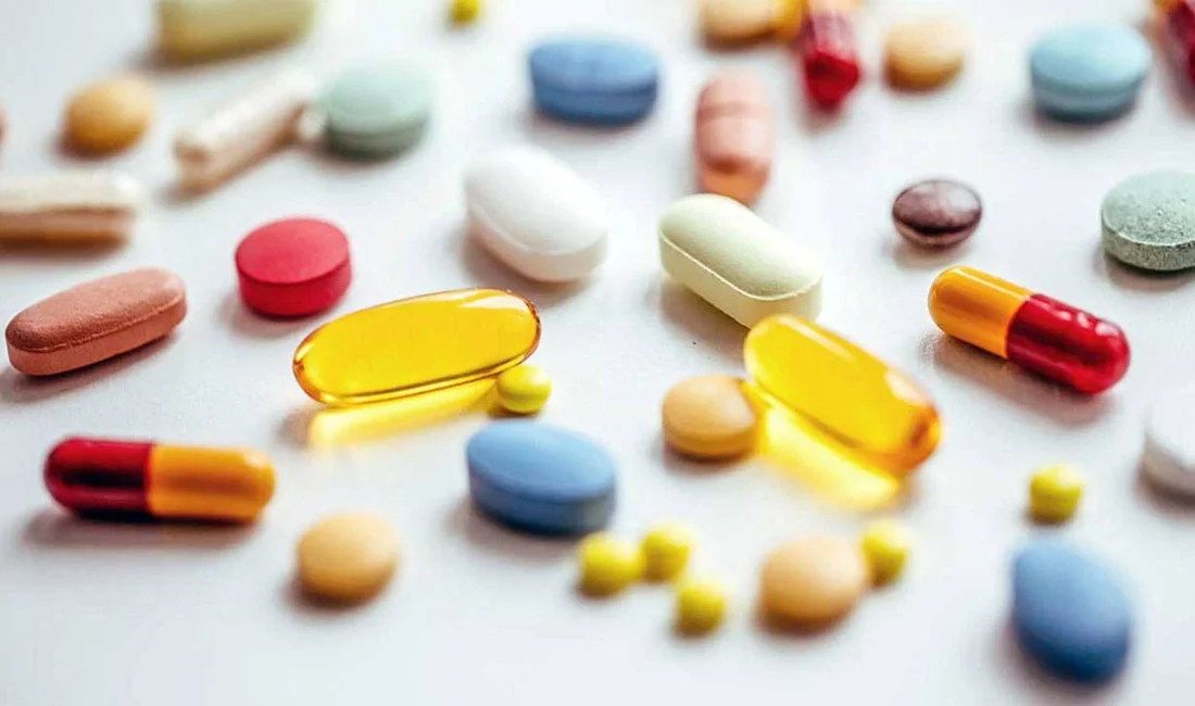 İzmirli eczacılardan reçetesiz ürün uyarısı: 40 derece sıcakta günlerce taşınıyor İnternet ve marketlerde satılan reçetesiz ürünlerle ilgili İzmir Eczacı Odası’ndan