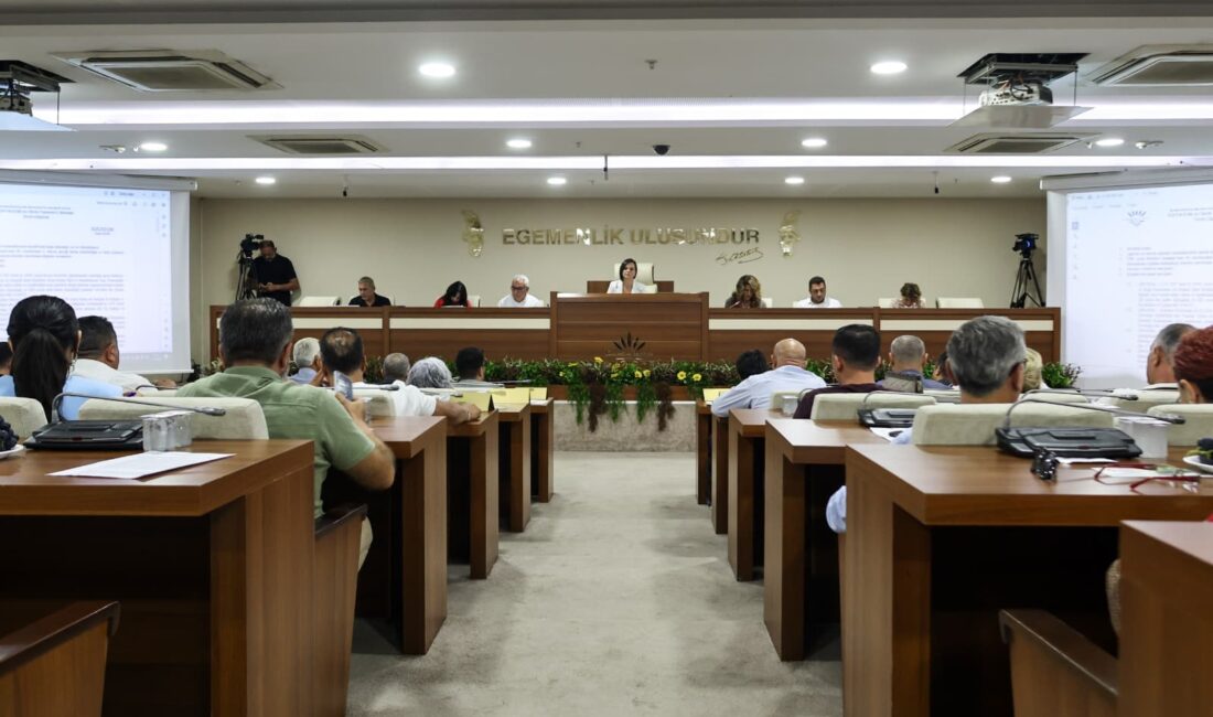 Karabağlar Meclisi’nde gündem hizmetler ve yatırım oldu Karabağlar Belediye Meclisi Eylül Ayı Olağan Toplantısı Belediye Başkanı Helil