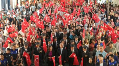 İzmir’in düşman işgalinden kurtuluşunun 104. yıl dönümü, Karşıyaka’da muhteşem bir