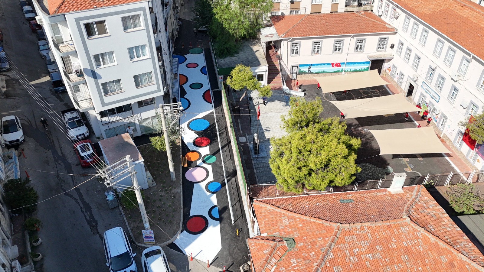 Konak Belediyesi’nin ilçedeki okul yollarını hem eğlenceli hem güvenli hale