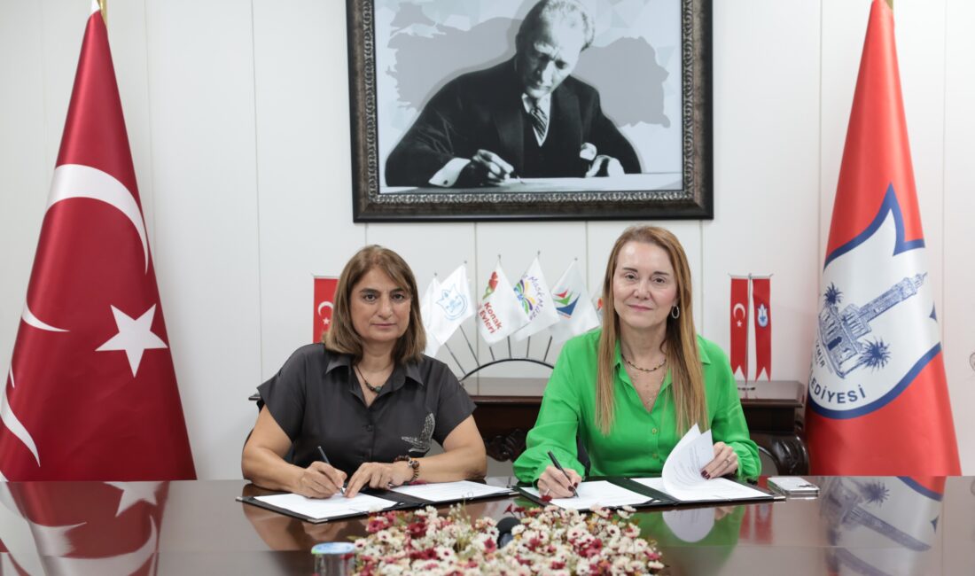 Konak’ta kadın cinayetlerine karşı iş birliği protokolü imzalandı Konak Belediye Başkanı Nilüfer Çınarlı Mutlu, kadınların yaşam hakkını savunmak,
