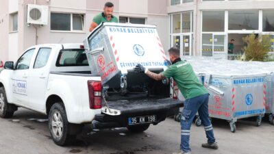Konak Belediyesi, eskiyen çöp konteynerlerini yenilemeyi sürdürüyor. Geçtiğimiz ay sahaya