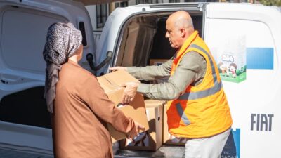Kuşadası Belediyesi, yıl boyunca sürdürdüğü gıda kolisi desteği kapsamında ocak