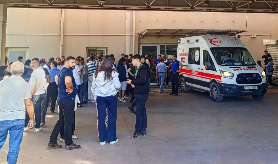 Turgutlu’da lise önünde silahlı saldırı: Saldırgan yakalandı Manisa’nın Turgutlu ilçesinde İnci Üzmez Mesleki ve Teknik Anadolu Lisesi