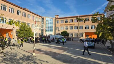 Manisa’nın Turgutlu ilçesinde 11 öğrencinin yaralandığı silahlı saldırının ardından eğitim