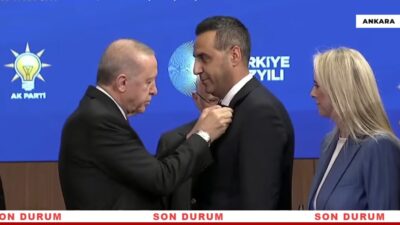 Çiğli Belediye Başkanı Onur Emrah Yıldız’ın CHP’den istifa ederek AKP’ye