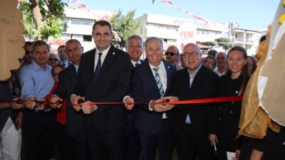 YENİ Parti Urla İlçe Başkanlığı düzenlenen törenle açıldı. Açılışta konuşan