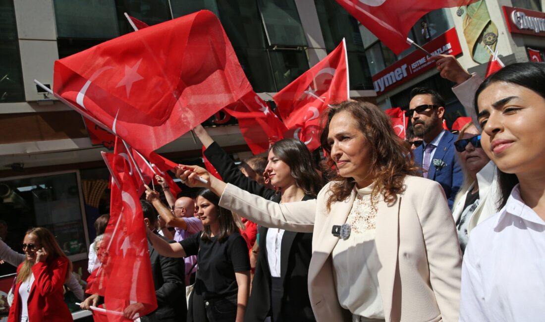 Karşıyaka’da 9 Eylül coşkusu sokaklara taşacak: Bayrağını al gel! İzmir’in düşman işgalinden kurtuluşunun 104. yıl dönümü, Karşıyaka’da büyük bir