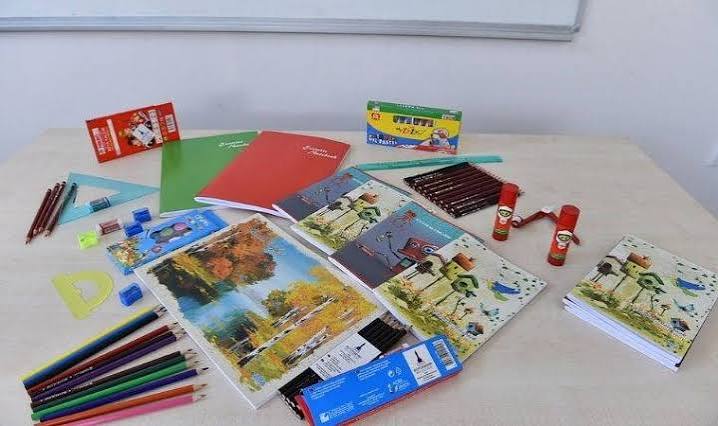 Büyükşehir’den 100 milyon TL’lik kırtasiye desteği İzmir Büyükşehir Belediyesi, ilkokul ve ortaokul öğrencilerine yönelik kırtasiye desteğini