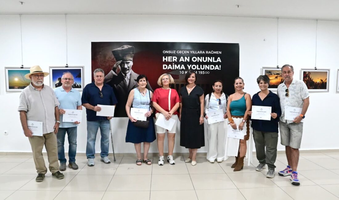Karabağlar ’da 9 Eylül coşkusu: “Kurtuluşun Şehri İzmir” Karabağlar Belediyesi, İzmir'in düşman işgalinden kurtuluşunun 104. yılını İzmir Fotoğraf