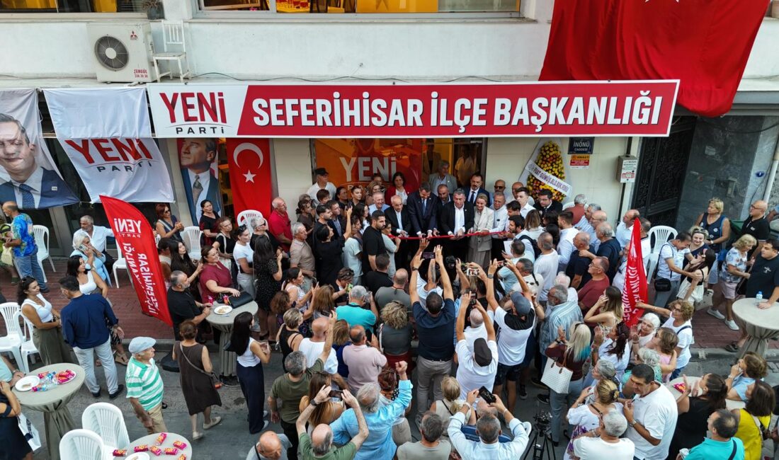 Yeni Parti Seferihisar’da ilçe binasını açtı: “Tek meselemiz Türkiye’nin geleceği” YENİ Parti Seferihisar İlçe Başkanlığı yeni binasına düzenlenen törenle kavuştu.