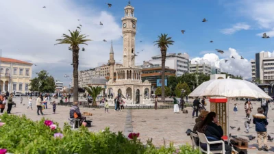 Türkiye’de yüz binlerce yatırımcıyı etkileyen fon krizinde tartışmalar sürerken, YENİ