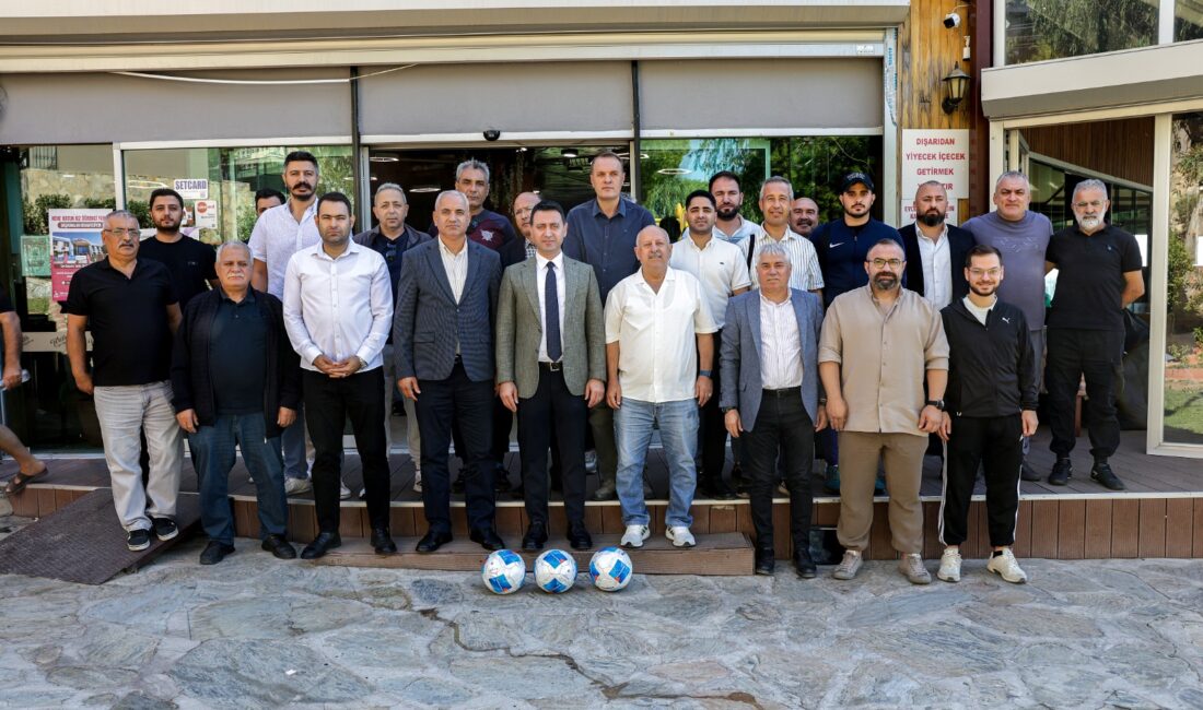 Bayraklı’da amatör spor kulüplerine 3 milyon liralık destek Bayraklı Belediyesi, ilçede faaliyet gösteren 15 amatör spor kulübüne 1