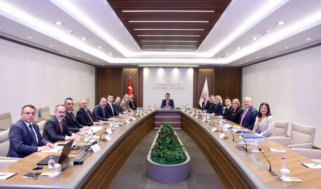 Bakanlıkta İzmir zirvesi: Gündem kentsel dönüşüm ve Körfez! Çevre, Şehircilik ve İklim Değişikliği Bakanı Murat Kurum, İzmir Büyükşehir