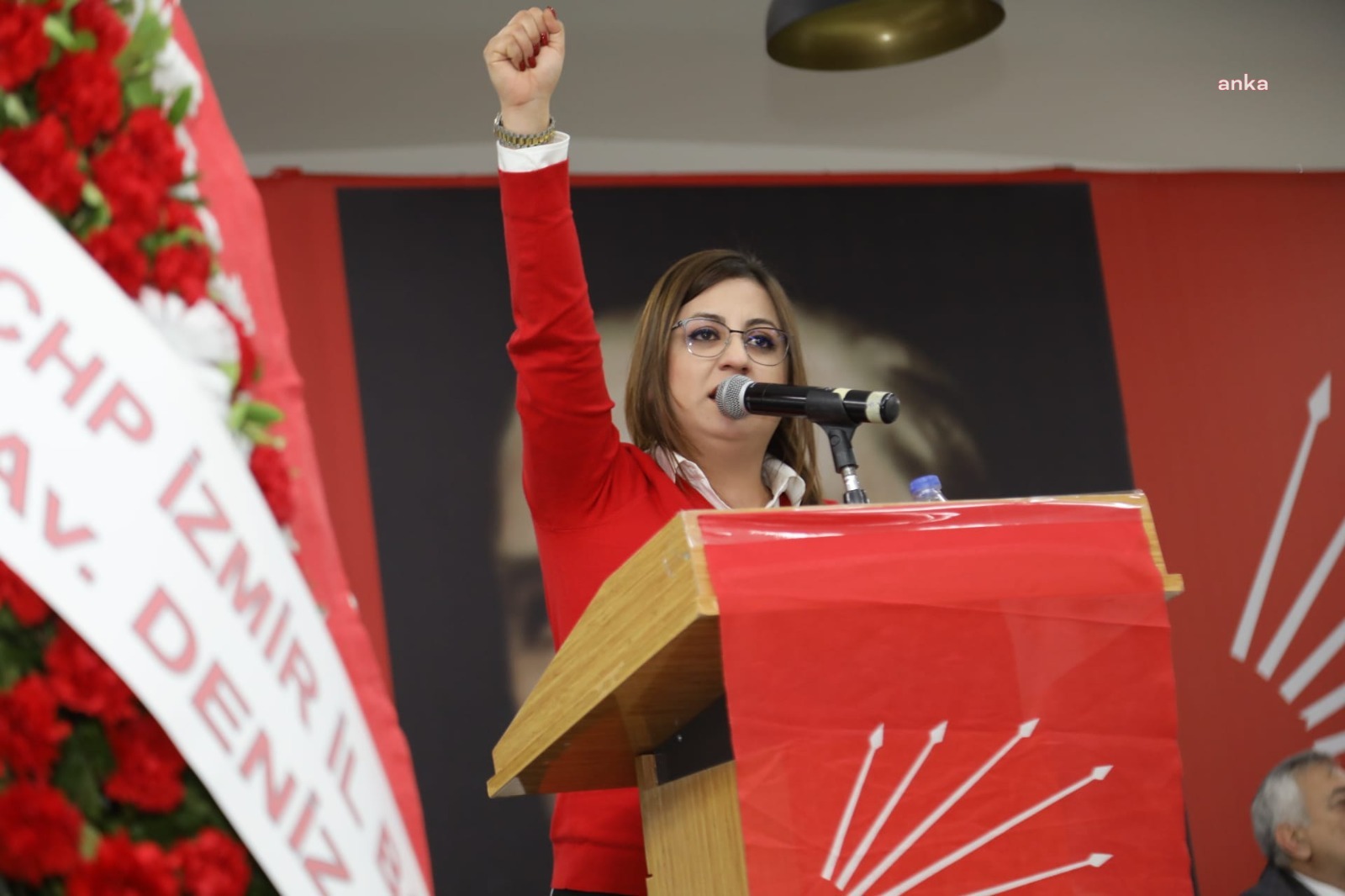 İzmir’de Bayraklı Belediyesi’nin geçmiş dönemine yönelik yürütülen soruşturma kapsamında 48