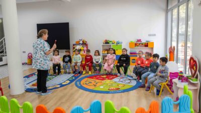 Bornova Belediyesi, çocukların sağlıklı gelişimine destek olmak amacıyla Çocuk Oyun