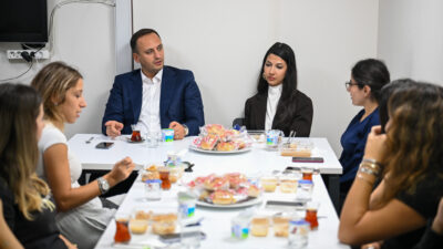Bornova Belediye Başkanı Ömer Eşki, Yüzüncü Yıl Kız Öğrenci Yurdu’nda