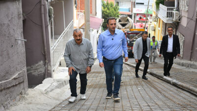 Bornova’nın Çamkule Mahallesi’nde özellikle yağışlı ve don havalarda yayalar için