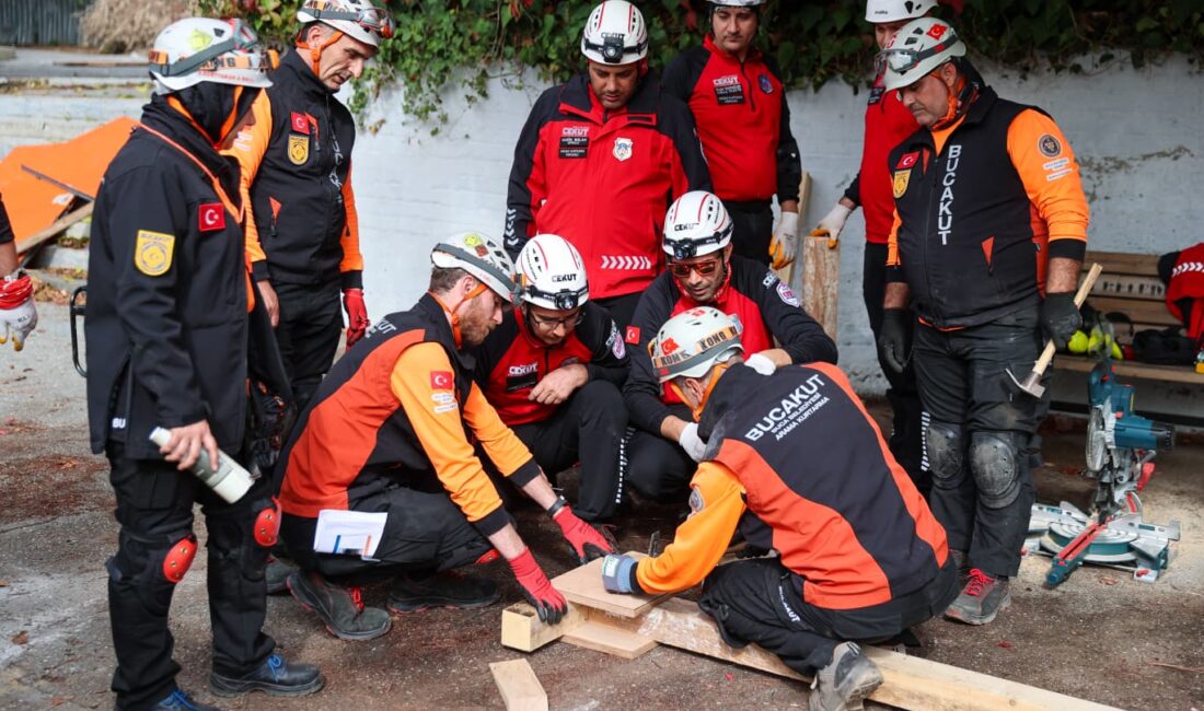BUCAKUT’a dev tatbikatta tam puan 30 Ekim İzmir Depreminin yıl dönümünde Buca’da gerçekleştirilen geniş çaplı