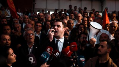 Çiğli Belediye Başkanı Onur Emrah Yıldız’ın CHP’den istifa ederek AKP’ye