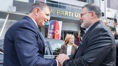 İzmir Büyükşehir Belediye Başkanı Cemil Tugay ile AKP İzmir İl