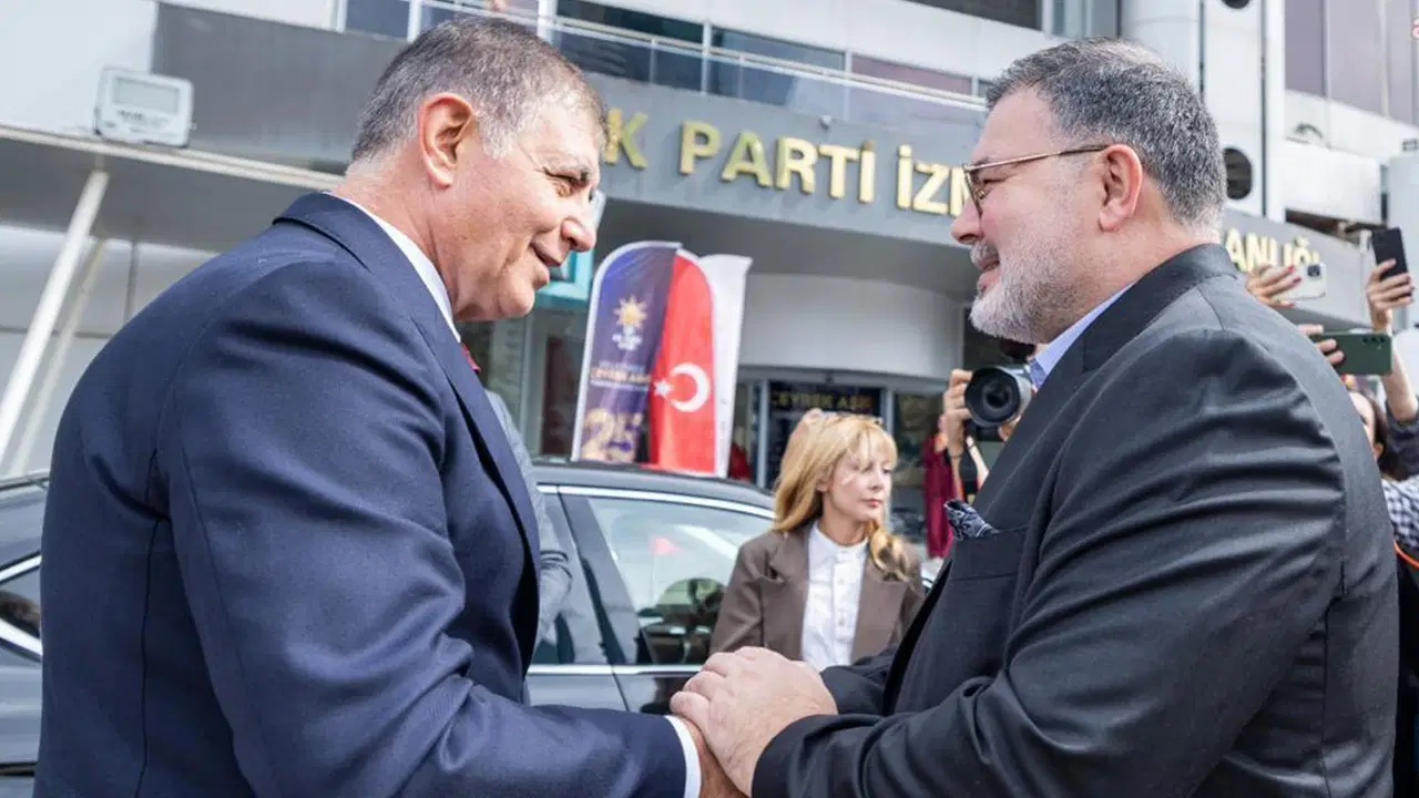 İzmir Büyükşehir Belediye Başkanı Cemil Tugay ile AKP İzmir İl