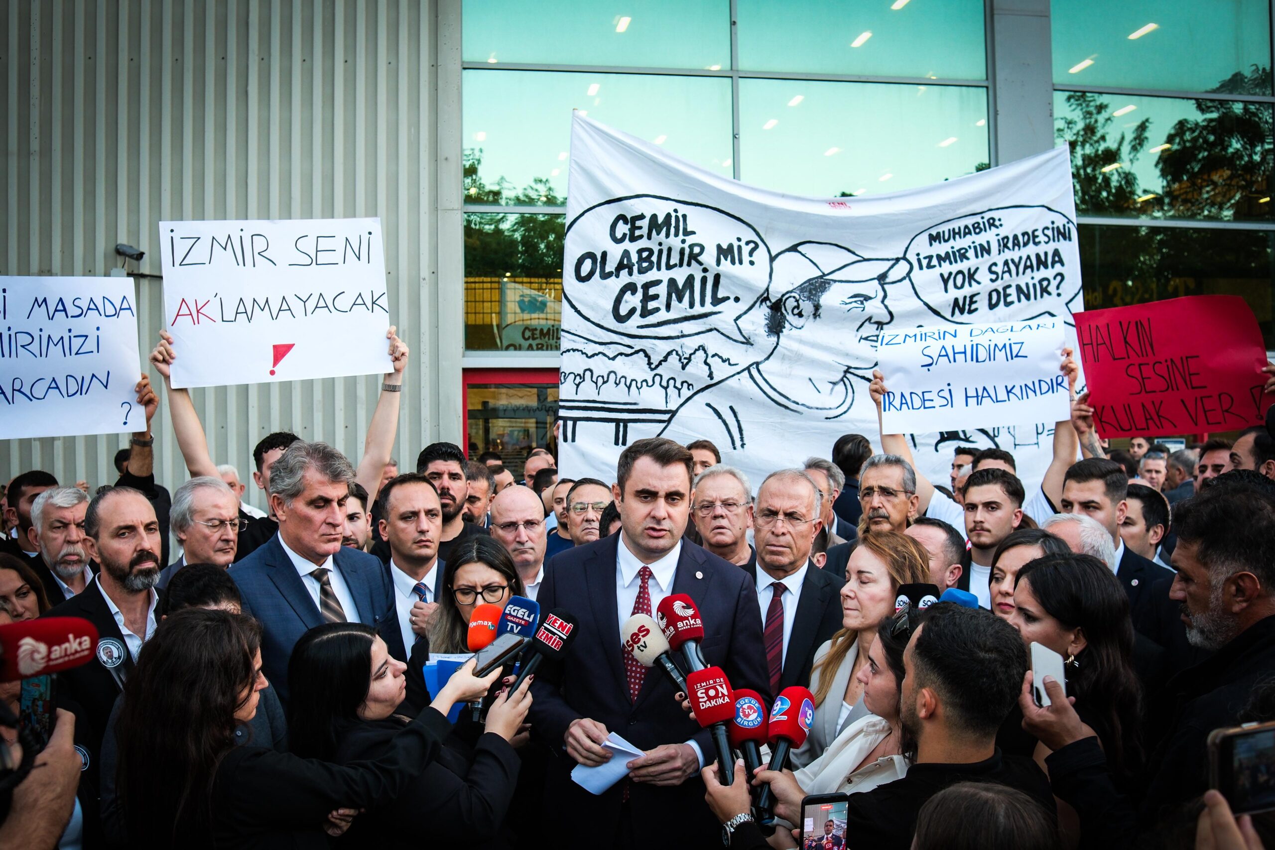 YENİ Parti İzmir Kurucu İl Başkanı Çağatay Güç, İzmir Büyükşehir