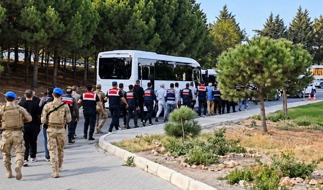 İzmir’in Çeşme Belediyesi’ne yönelik soruşturmada adliyeye sevk edilen 12 kişiden