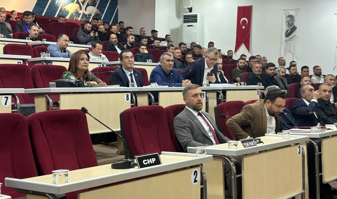 Çiğli Belediye Başkanı Onur Emrah Yıldız’ın AKP’ye geçmesinin ardından gerçekleştirilen