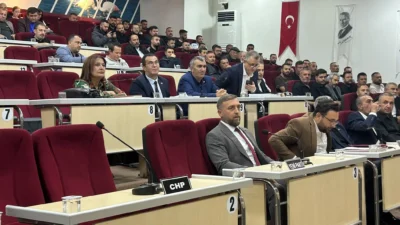 Çiğli Belediye Başkanı Onur Emrah Yıldız’ın AKP’ye geçmesinin ardından gerçekleştirilen