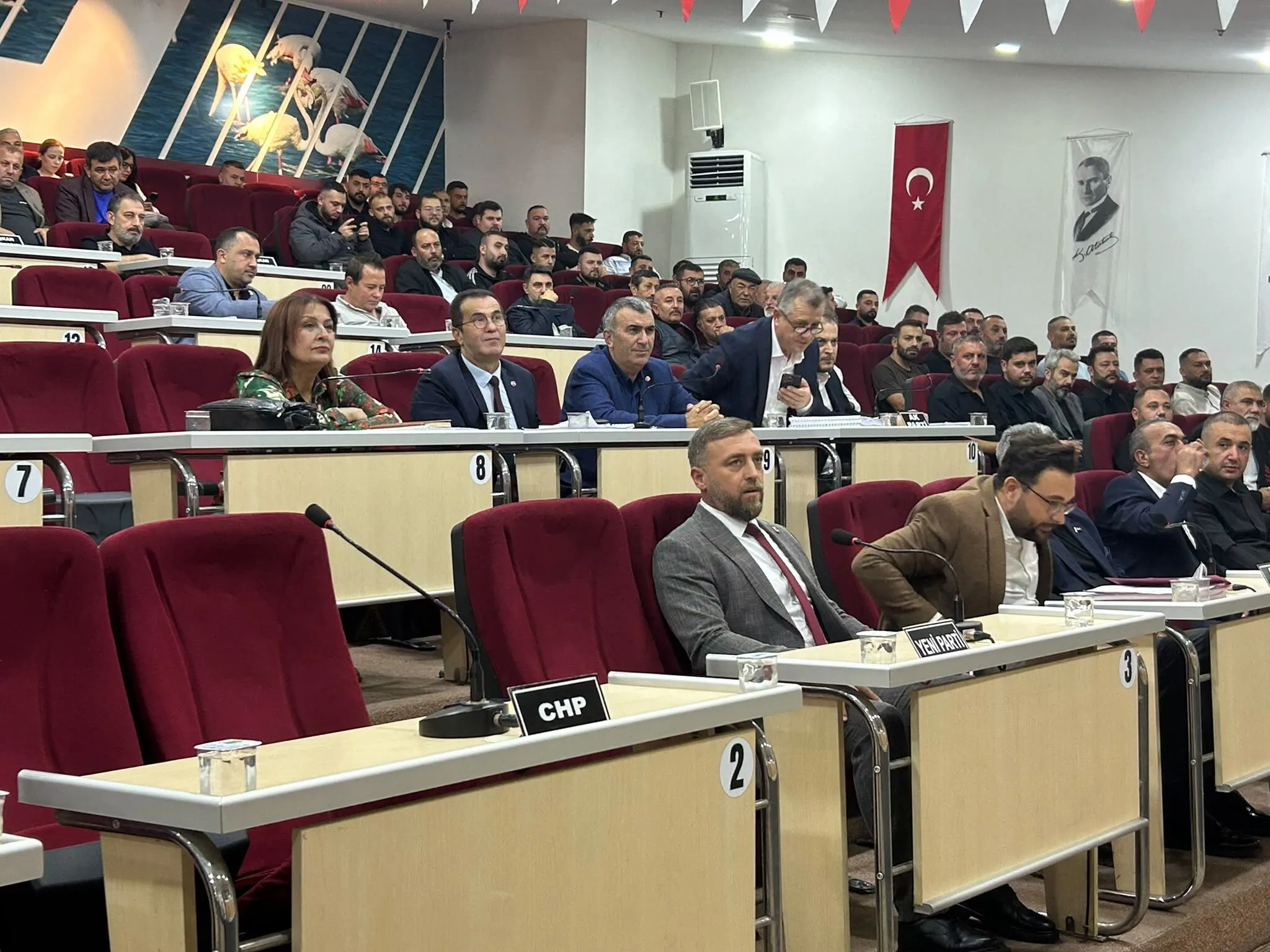 Çiğli Belediye Başkanı Onur Emrah Yıldız’ın AKP’ye geçmesinin ardından gerçekleştirilen
