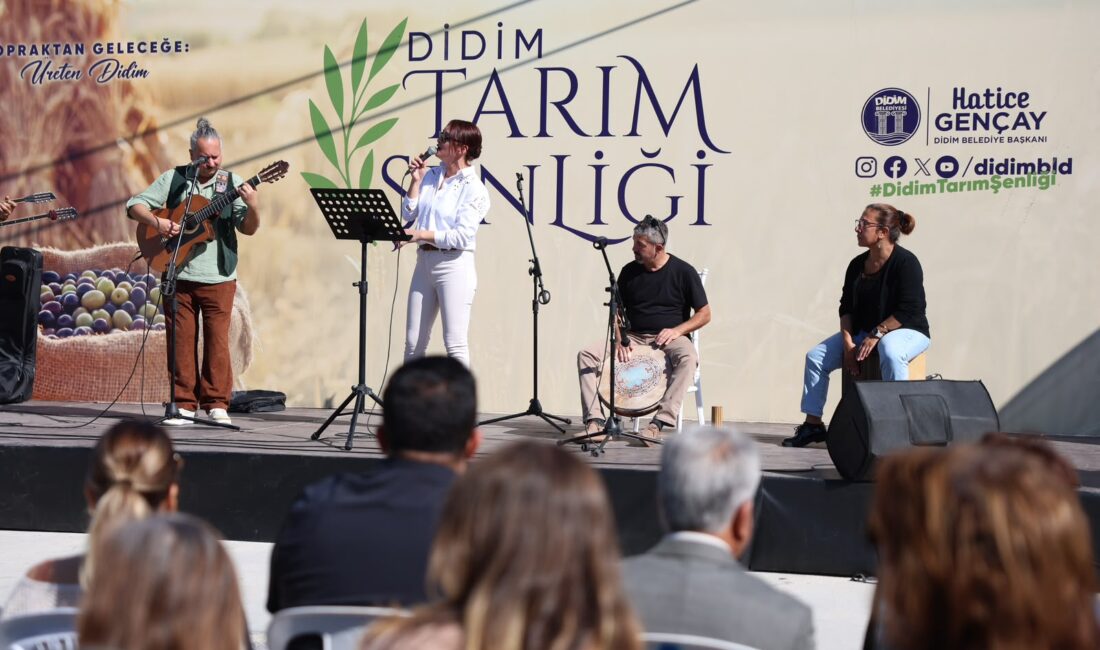 Didim’de 4 gün boyunca üretim şöleni! Kadın çiftçiler traktörlerle sahaya çıktı Didim’de ilk kez düzenlenen Tarım Şenliği, dört gün boyunca üreticileri