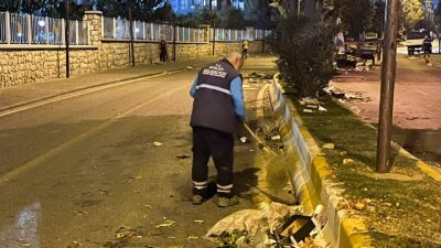 Aydın’ın Efeler ilçesinde semt pazarlarında tezgâhların kaldırılmasının ardından belediye ekipleri