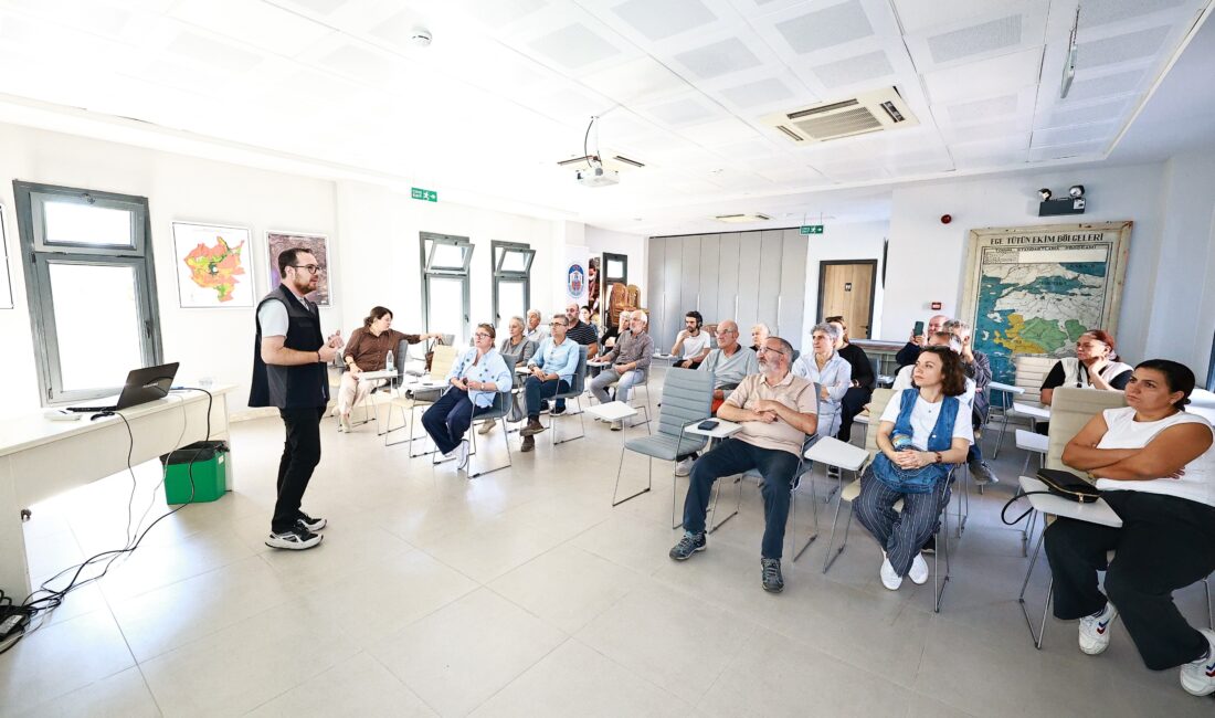 Efes Selçuk’ta zeytin üreticilerine ücretsiz eğitim: Budama ve hastalıklarla mücadele anlatıldı Efes Selçuk’ta zeytin üreticilerinin bilgi ve deneyimini artırmak amacıyla budama,