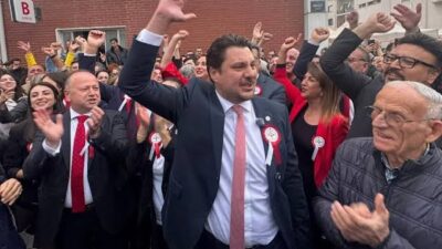 İzmir Barosu’nun yeni başkanı Serhat Sökmen, Emek ve Demokrasi Güçleri’nin