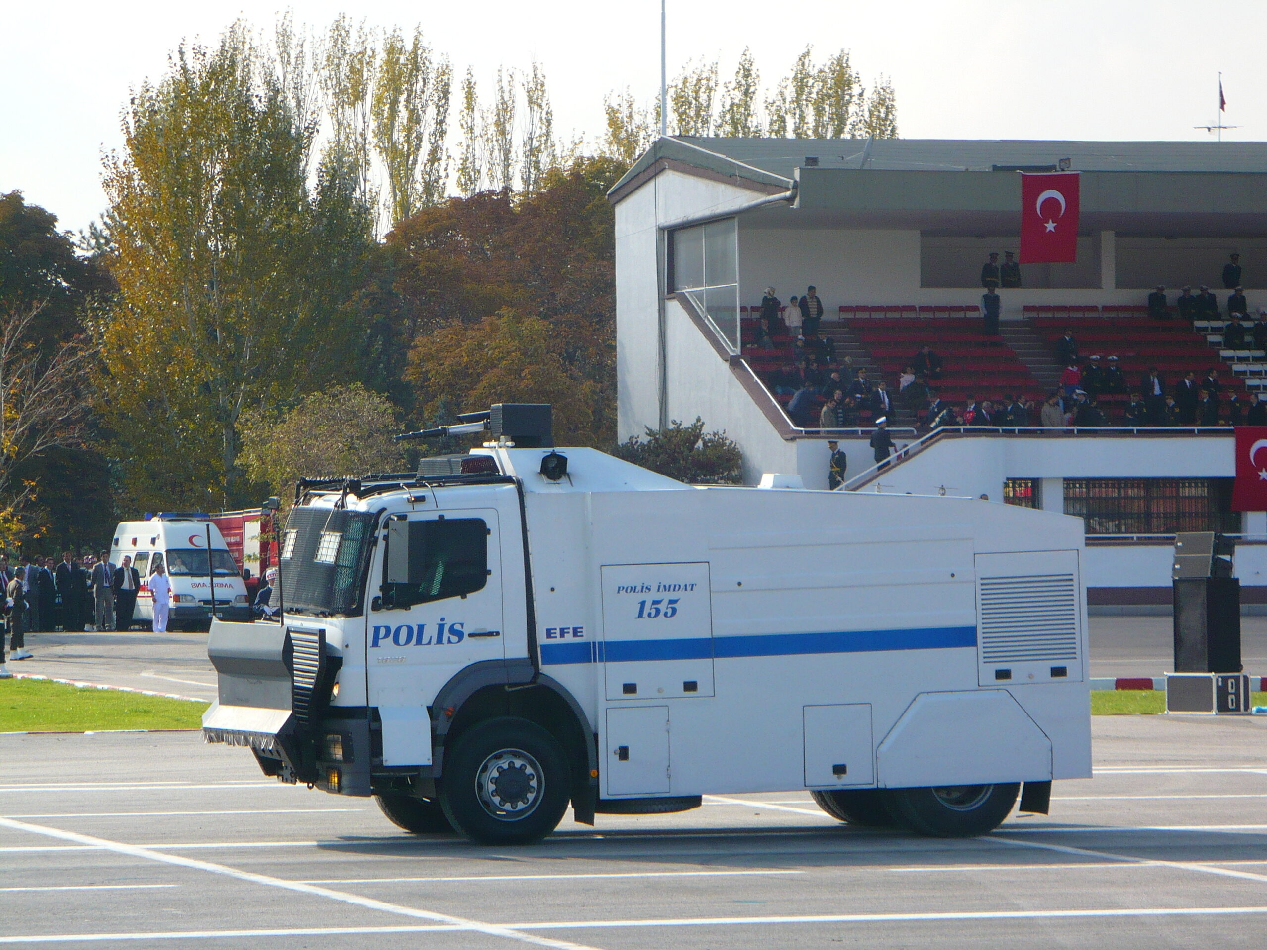 İzmir İl Emniyet Müdürlüğü, ekonomik ömrünü tamamlayan 106 taşıtını mübadele