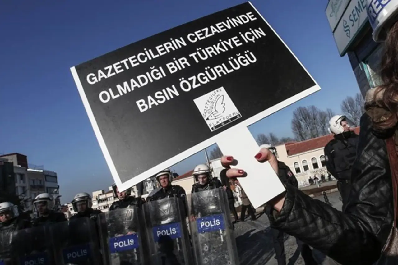 İzmir Gazeteciler Cemiyeti öncülüğünde 24 Ekim Cumartesi günü düzenlenecek “Sansüre
