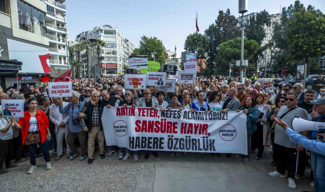 İzmir’de gazetecilerden sansüre karşı yürüyüş: “Artık yeter, nefes alamıyoruz!” Gazetecilere yönelik gözaltı, tutuklama ve ev hapsi uygulamaları ile medya