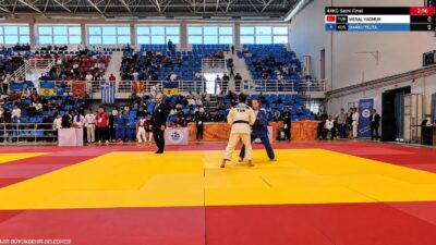 İzmir Büyükşehir Belediyesi Spor Kulübü sporcuları Aişe Dalda, Azra Ceren