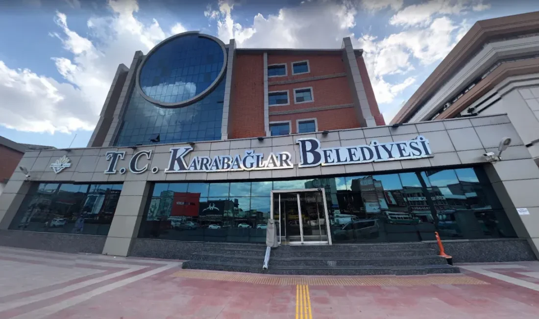 Karabağlar Belediyesi Başkan Yardımcısı Güven Güngörmüş görevinden ayrıldı. Güngörmüş’ün yerine