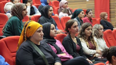 Konak Belediyesi’nin Rotary Bölge 2440 Federasyonu iş birliğiyle düzenlediği “Aile