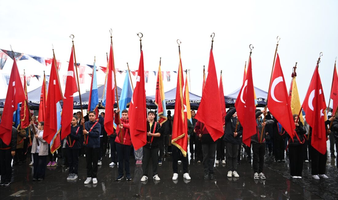 Kuşadası’nda Cumhuriyet coşkusu başlıyor: Gülşen sahne alacak! Kuşadası’nda Cumhuriyet’in 103’üncü yıl dönümü kutlamaları, Atatürk Meydanı’nda düzenlenen çelenk