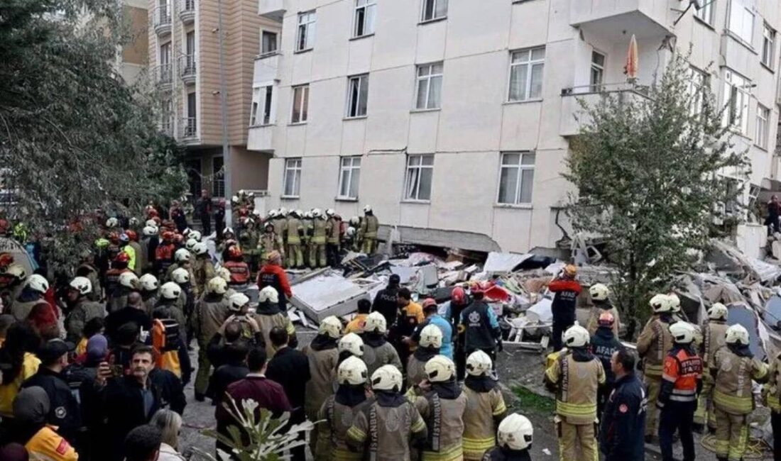 Maltepe’de 7 katlı bina çöktü: Enkaz altında 7 kişi var İstanbul Maltepe’de 7 katlı binanın zemin ve iki katı sabaha