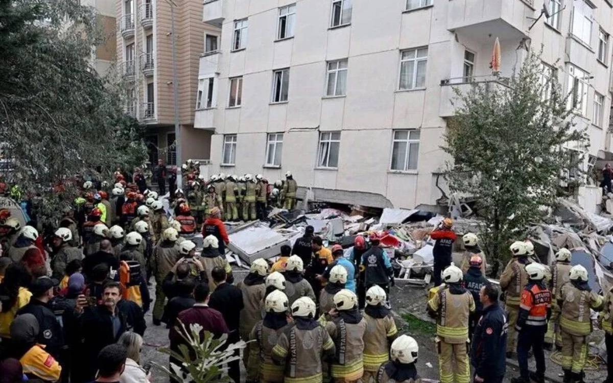 İstanbul Maltepe’de 7 katlı binanın zemin ve iki katı sabaha