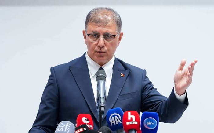 YENİ Parti Grup Başkanvekili Murat Emir, İzmir Büyükşehir Belediye Başkanı