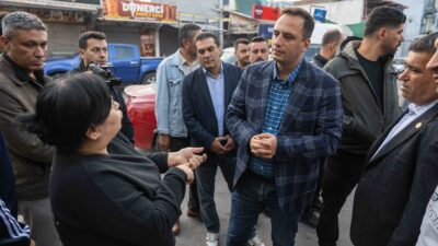 Bornova Belediye Başkanı Ömer Eşki, hizmet ve yatırımları yerinde belirlemek