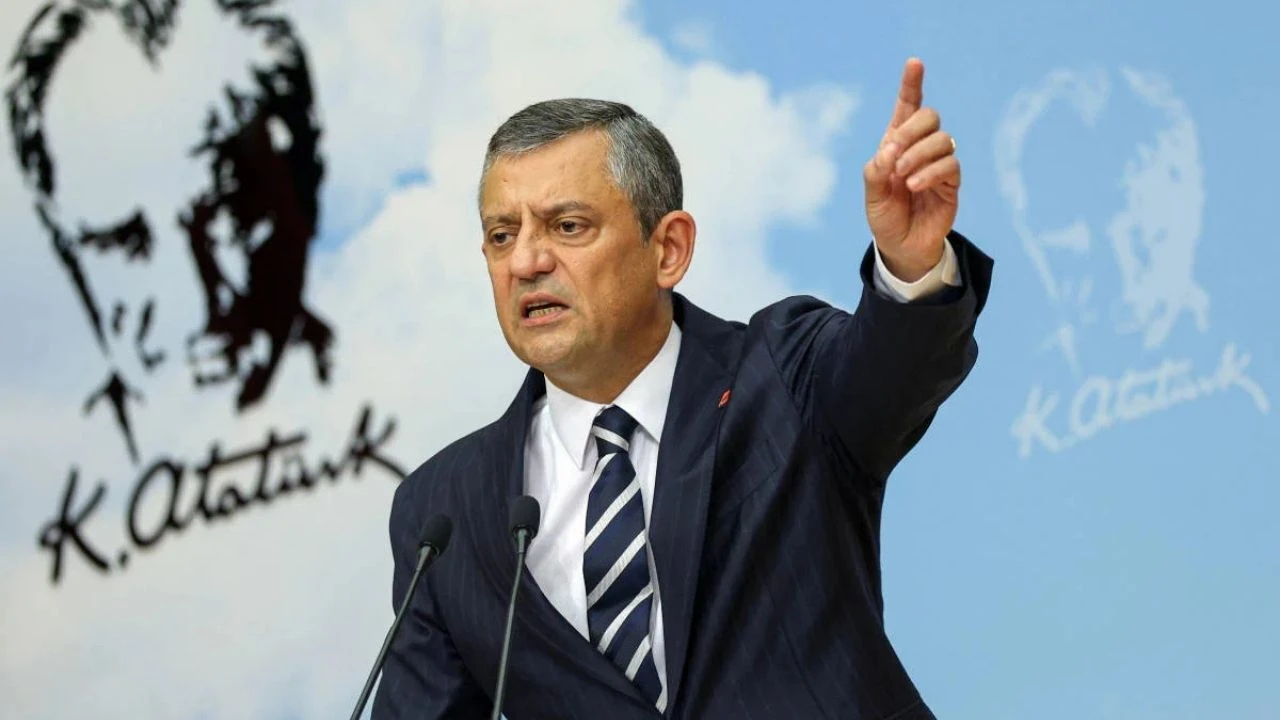 İzmir Büyükşehir Belediye Başkanı Cemil Tugay’ın yarın AKP’ye geçeceği iddiaları