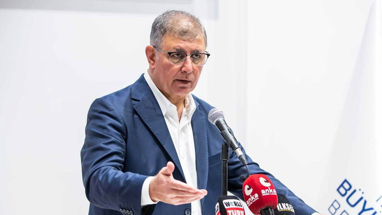 YENİ Parti Genel Başkanı Özgür Özel, İzmir Büyükşehir Belediye Başkanı